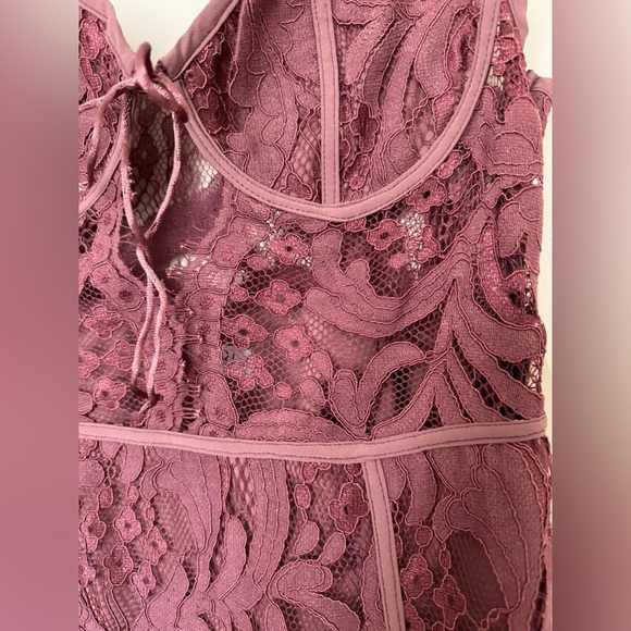 TOBI Dress - Picture 2 of 3